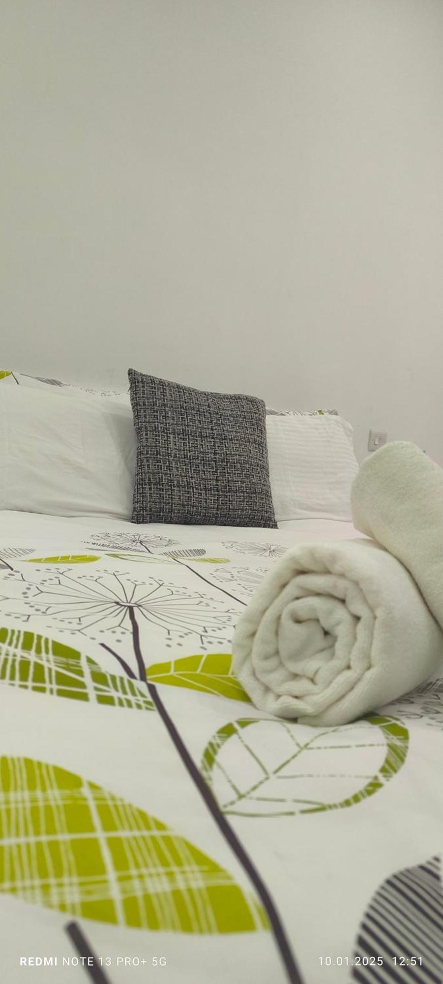 One Bedroom Tea Il-gzira Apartment *
